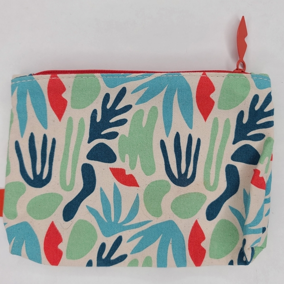 5/$25 Lips Charm Makeup Bag Canvas Ipsy Force of Nature - Picture 2 of 5